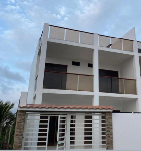 Casa en la playa San Clemente Manabí